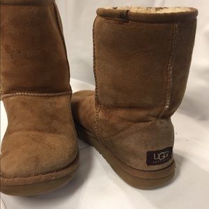 Ugg Boots Short Chestnut Sz 7 plenty of wear left